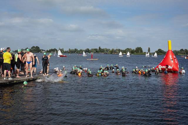 Mooie Nel Swim 2022 — foto 18 van 137