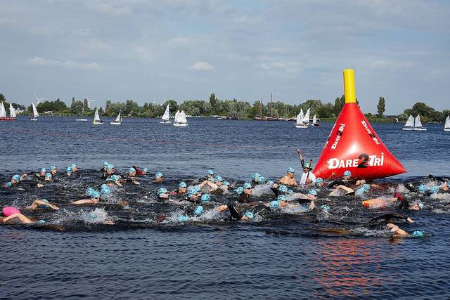 Mooie Nel Swim 2022 — foto 27 van 137